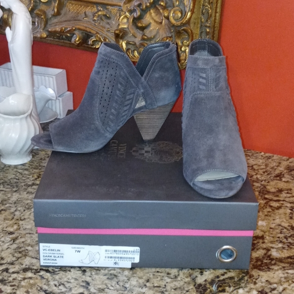 *0422 Vince Camuto Ebelin Leather Bootie - Picture 4 of 11